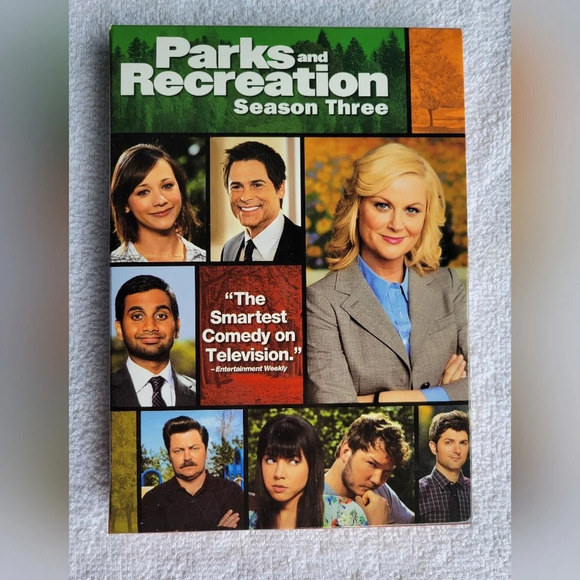 Parks and Recreation  DVD Season Three - Picture 1 of 5